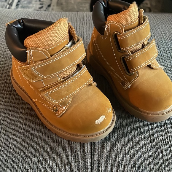 Teeny tiny “Timberlands”! - Picture 4 of 7